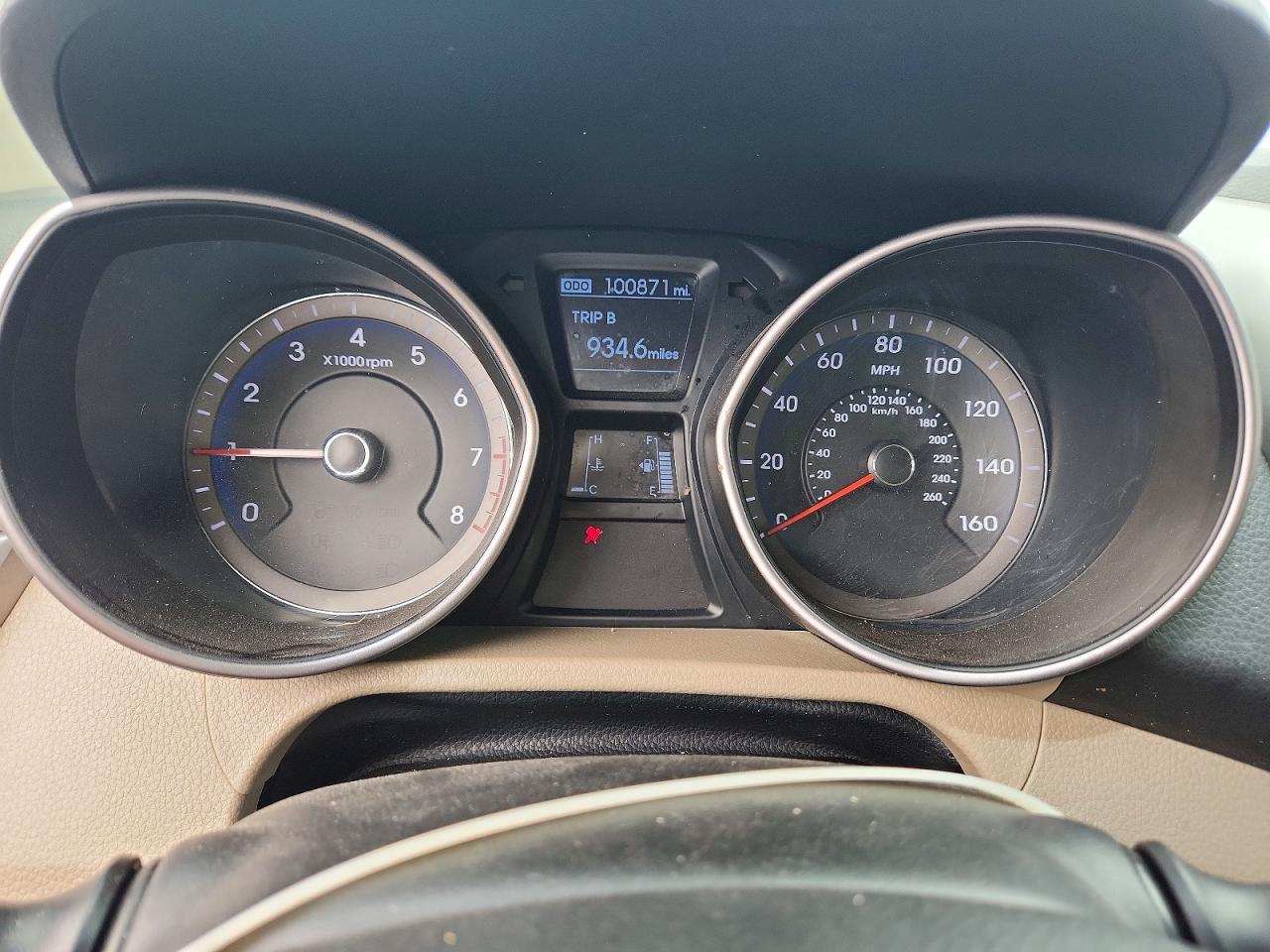 Hyundai ELANTRA Base