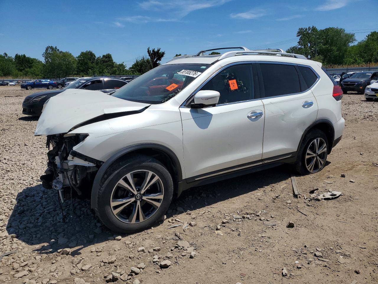 Salvage Nissan Rogue Image
