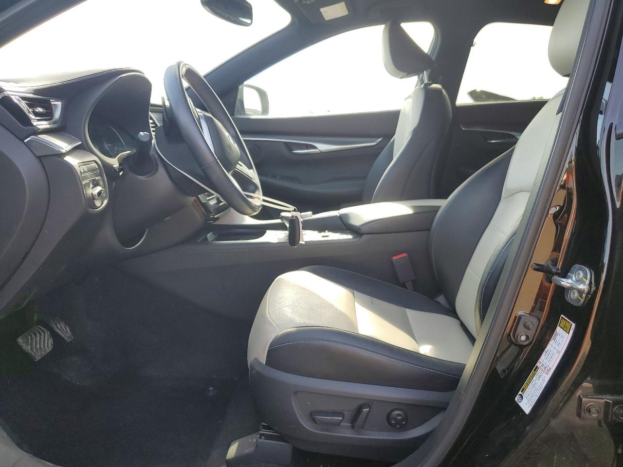 INFINITI Qx Luxe