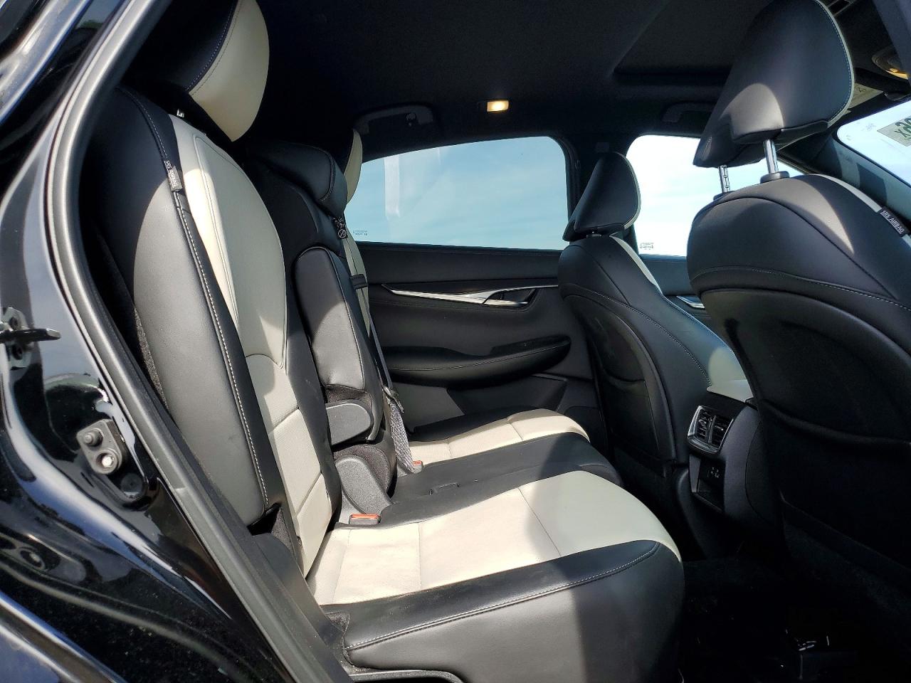 INFINITI Qx Luxe