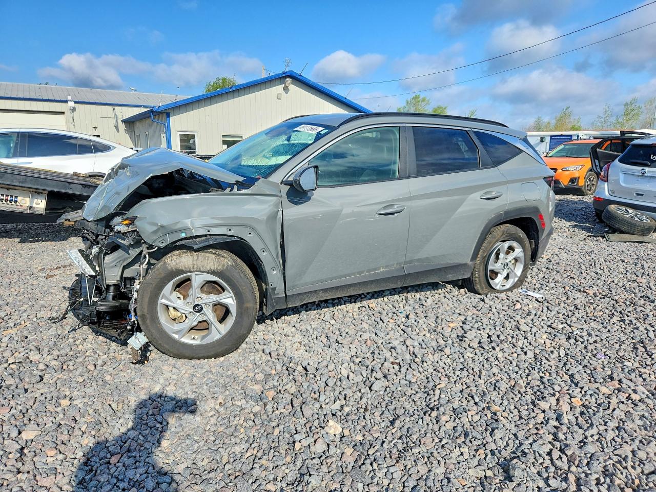 Salvage Hyundai TUCSON Image