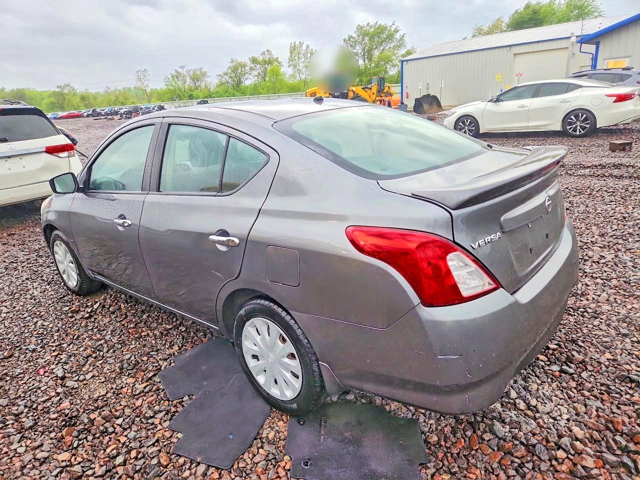 Nissan Versa Sv