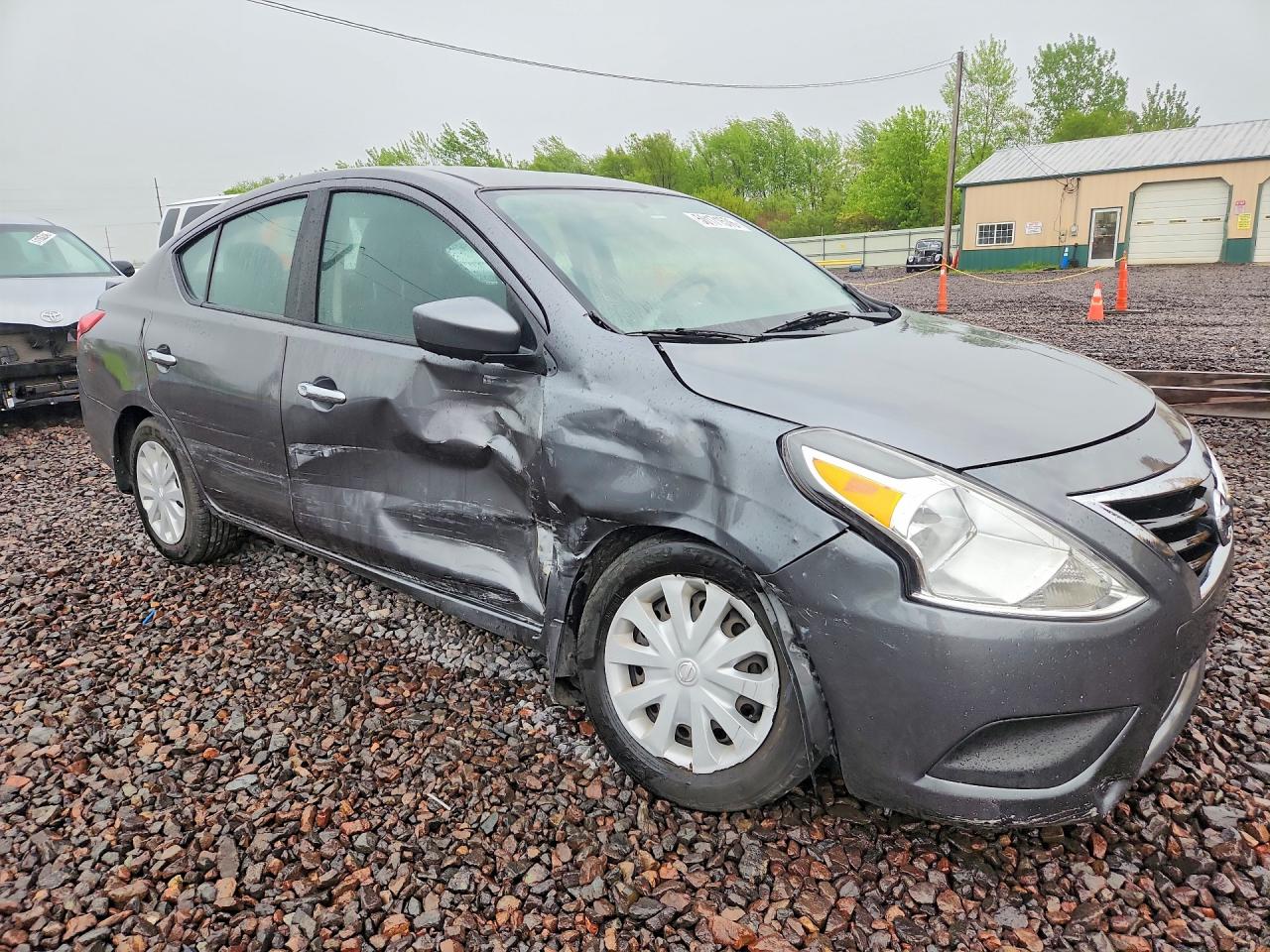 Nissan Versa Sv
