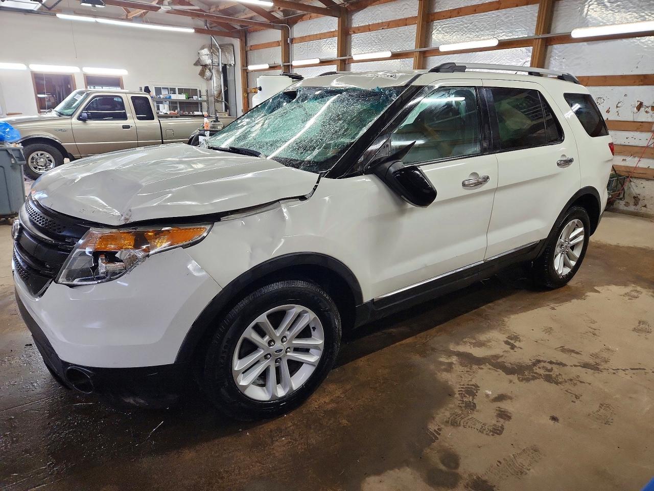 Salvage Ford Explorer Image