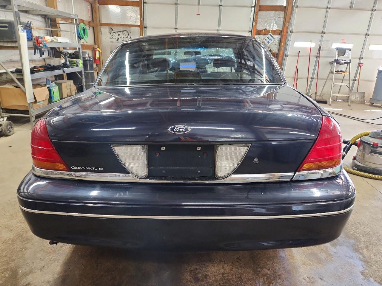 Ford Crown Vic