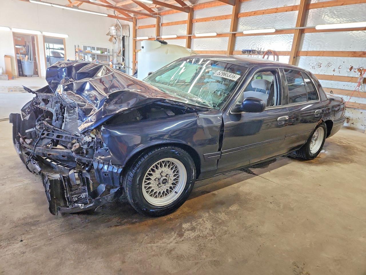 Salvage Ford Crown Vic Image
