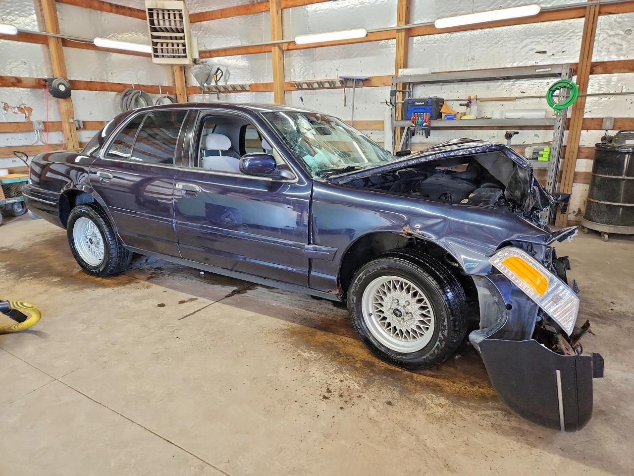 Ford Crown Vic