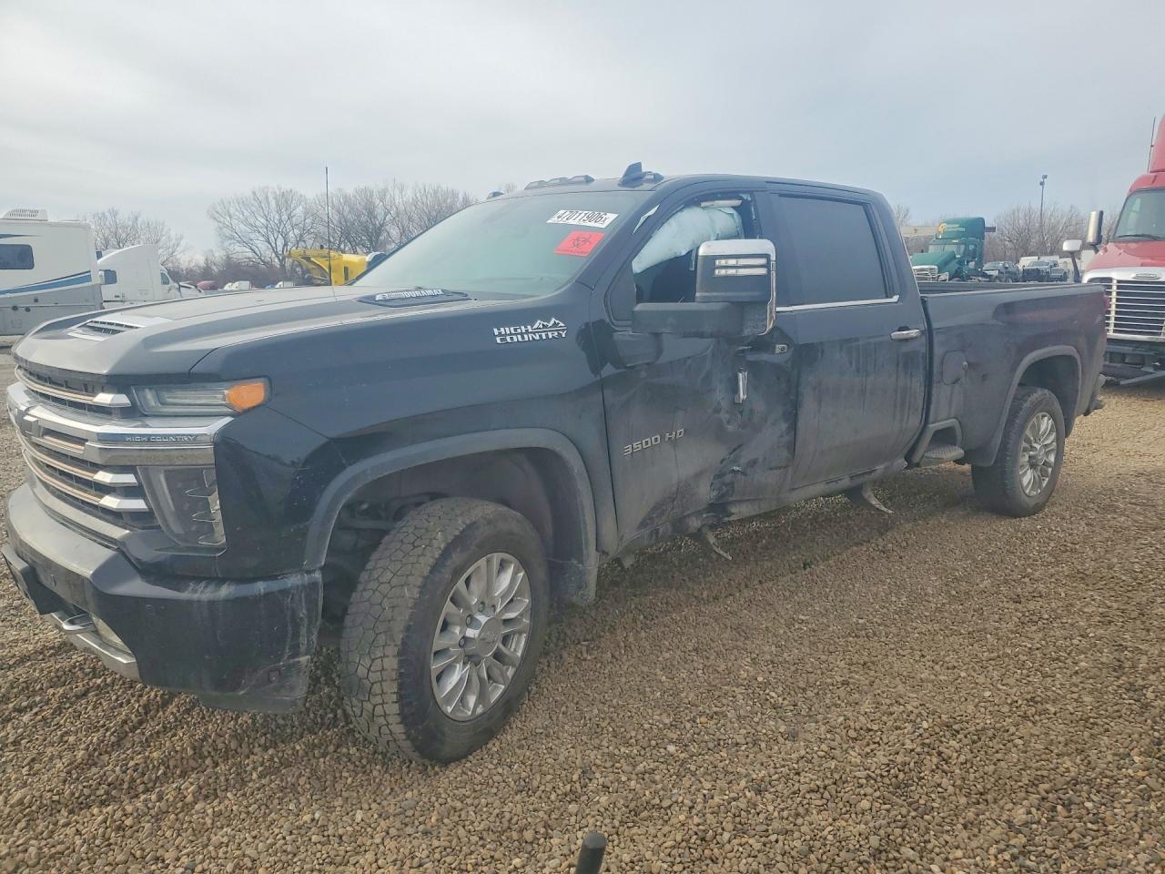 Salvage Chevrolet Silverado Image