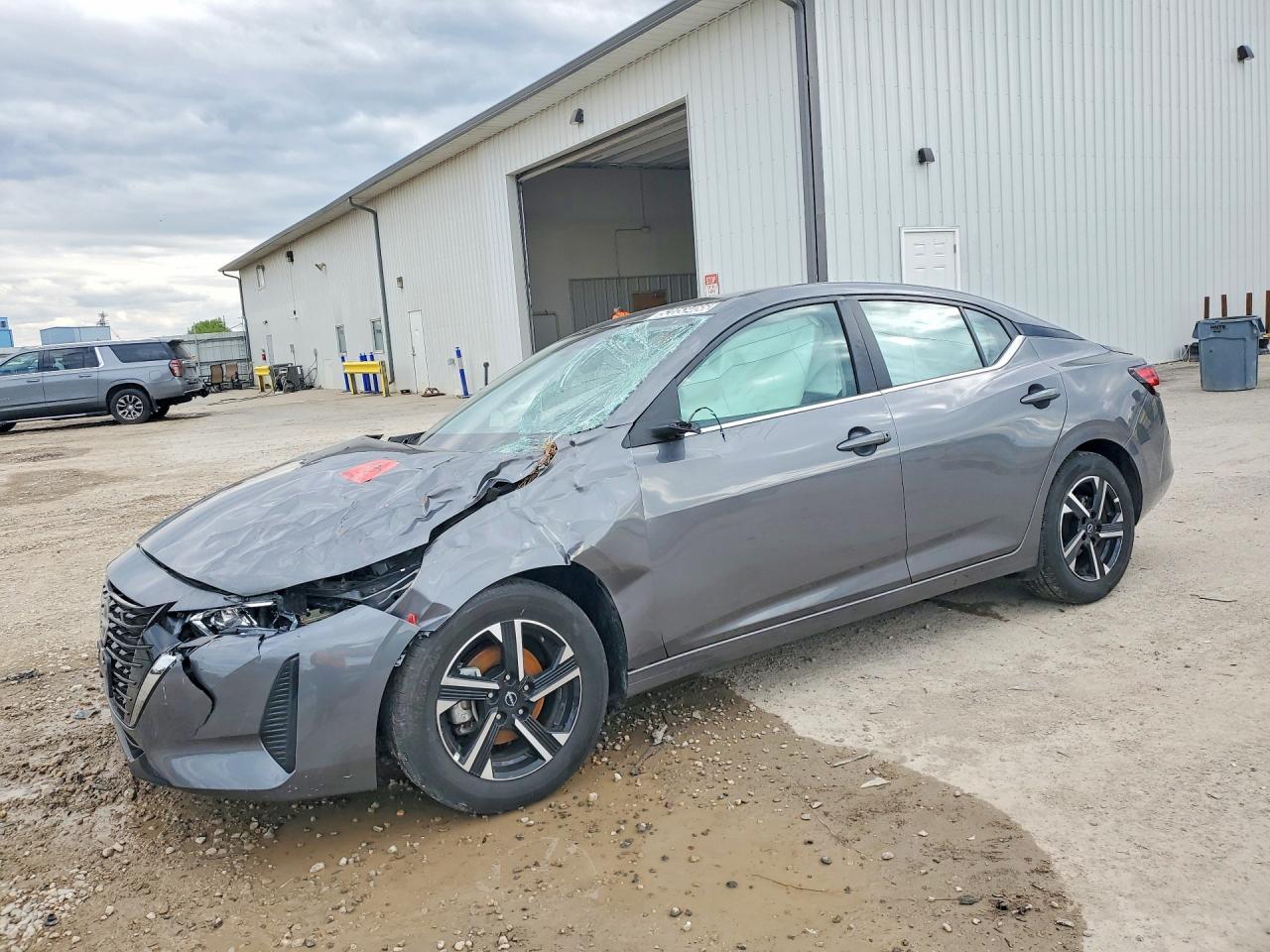 Salvage Nissan Sentra Image