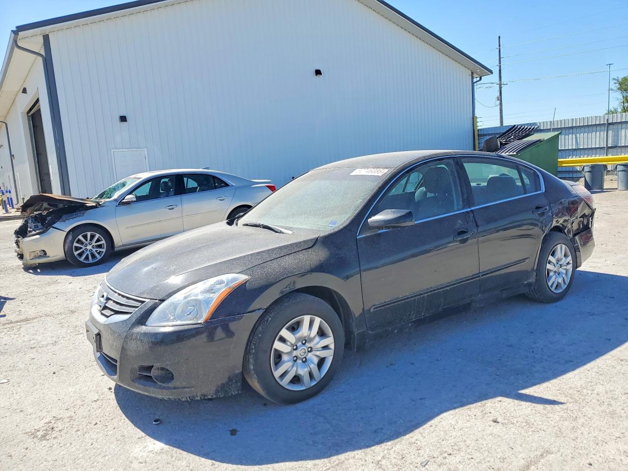 Salvage Nissan Altima Image