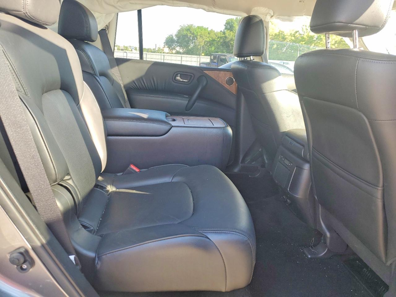 Nissan Armada Sl