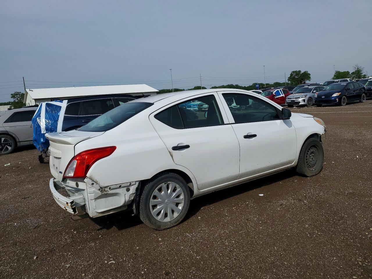 Nissan Versa 1.6 S