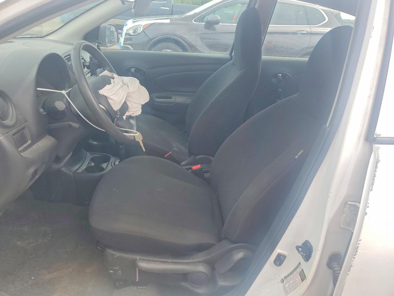 Nissan Versa 1.6 S