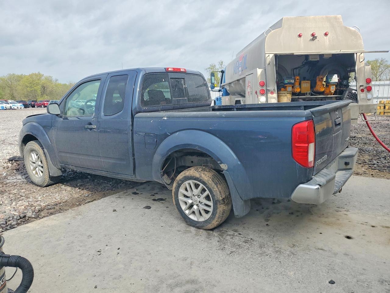 Nissan Frontier Sv V6