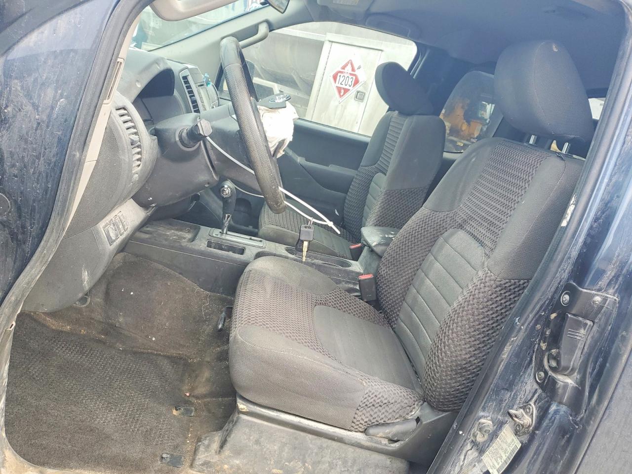Nissan Frontier Sv V6