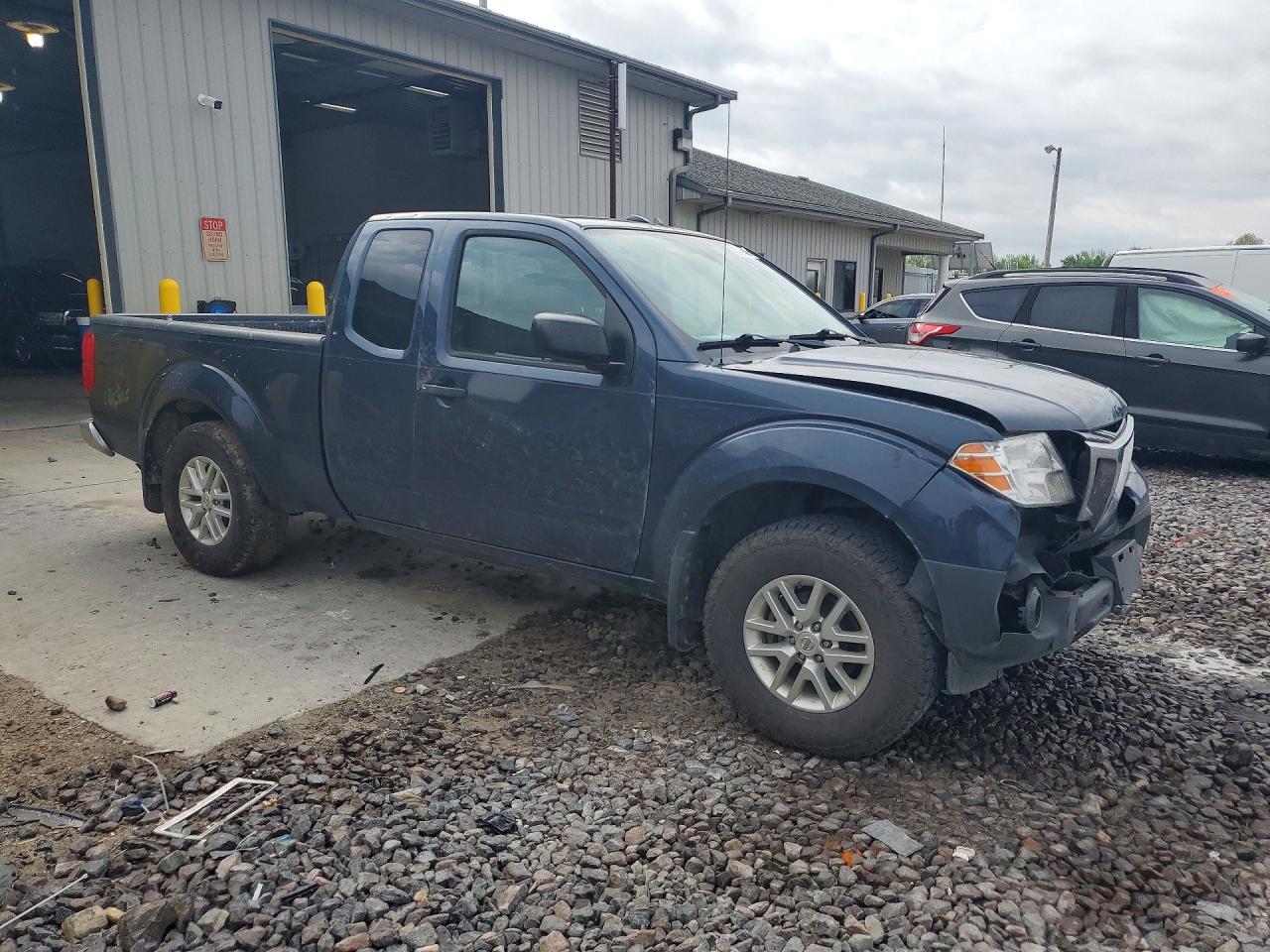 Nissan Frontier Sv V6