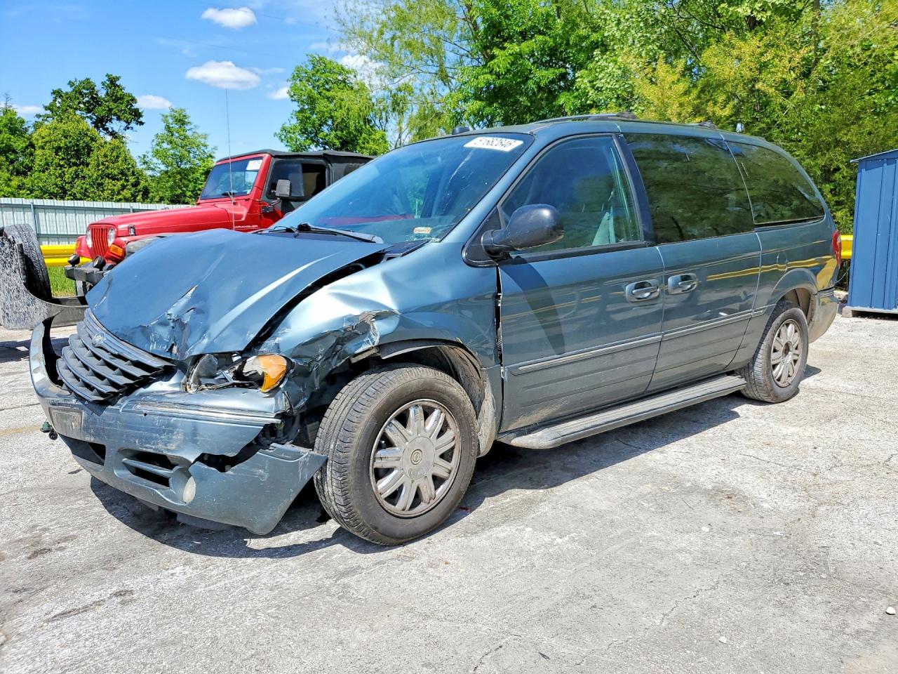 Salvage Chrysler Minivan Image