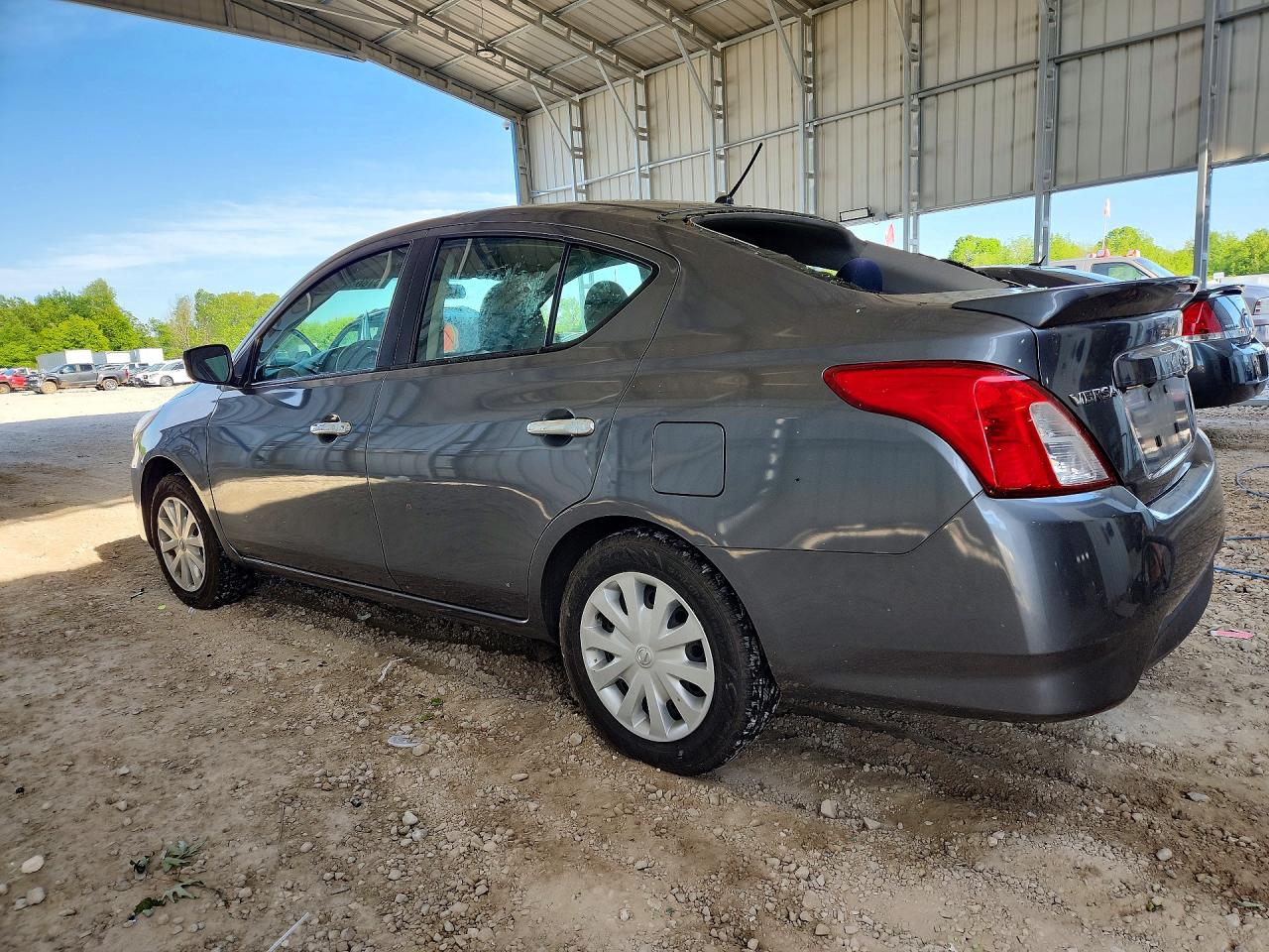 Nissan Versa Sv