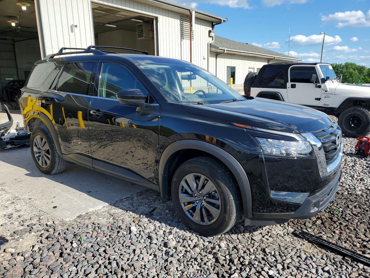 Nissan Pathfinder Rock Creek