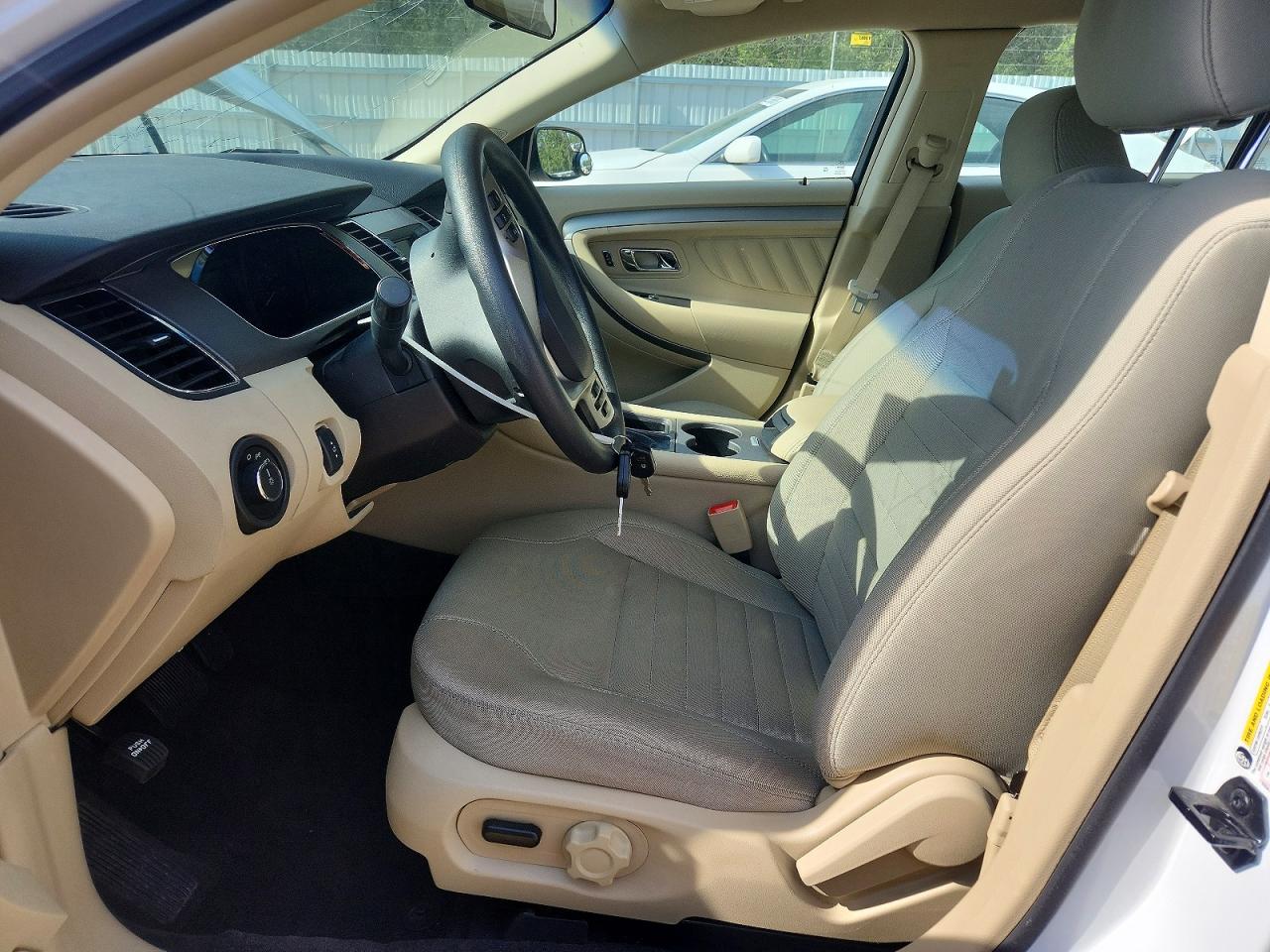 Ford Taurus Se