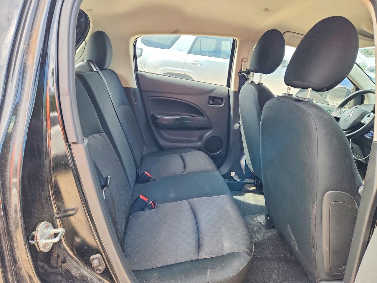 Mitsubishi Mirage Es