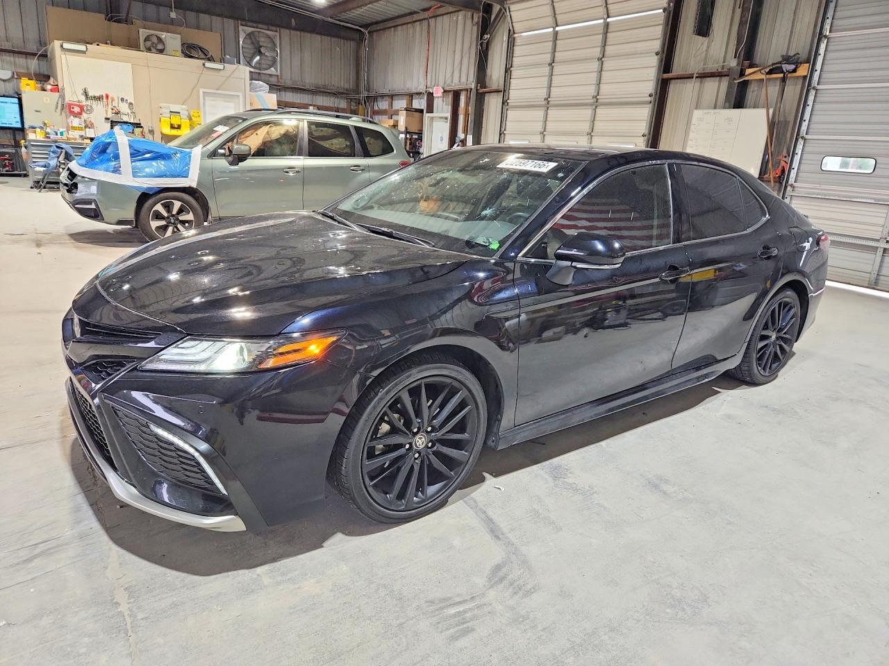 Salvage Toyota Camry Image
