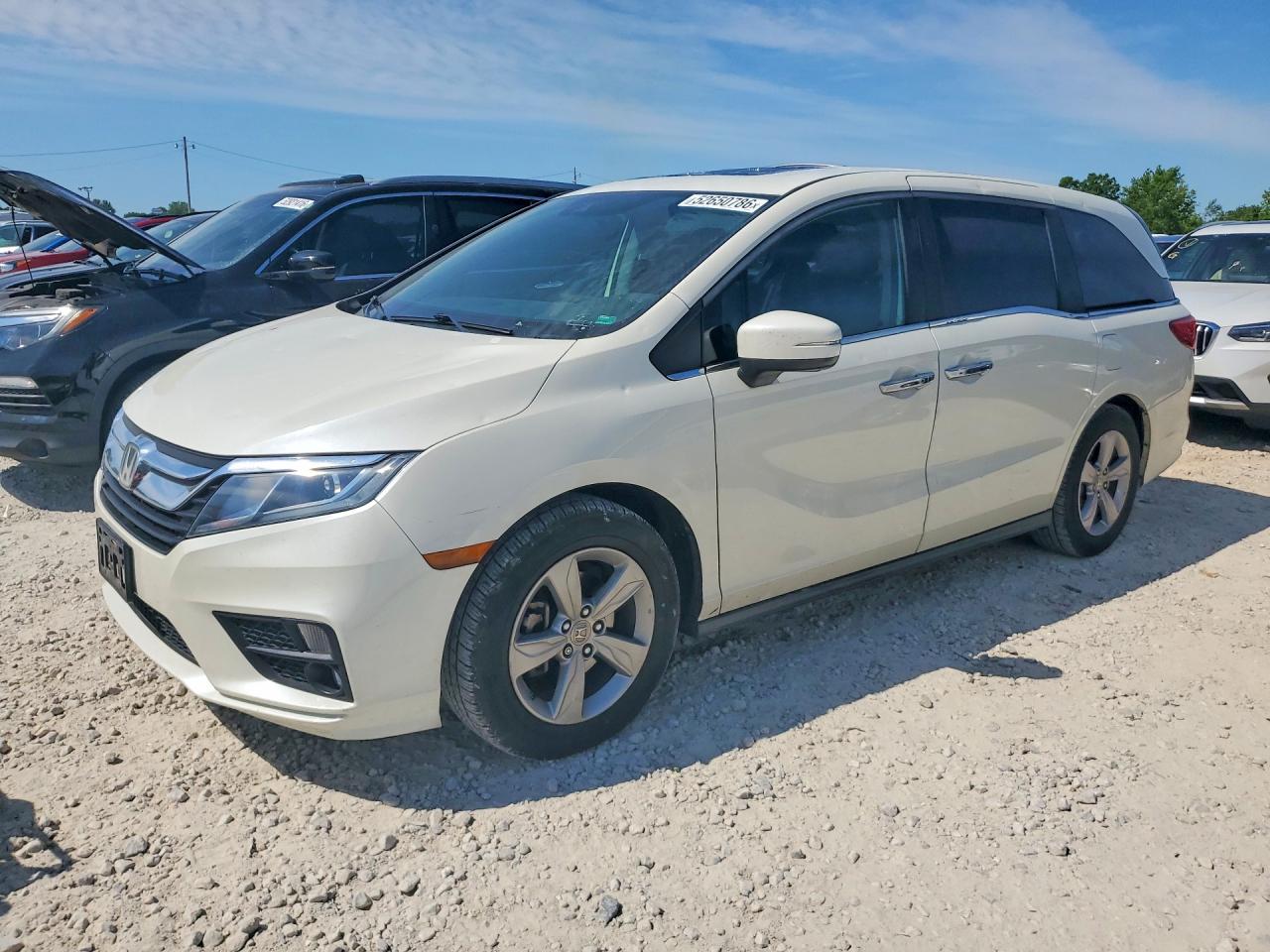 Salvage Honda Odyssey Image
