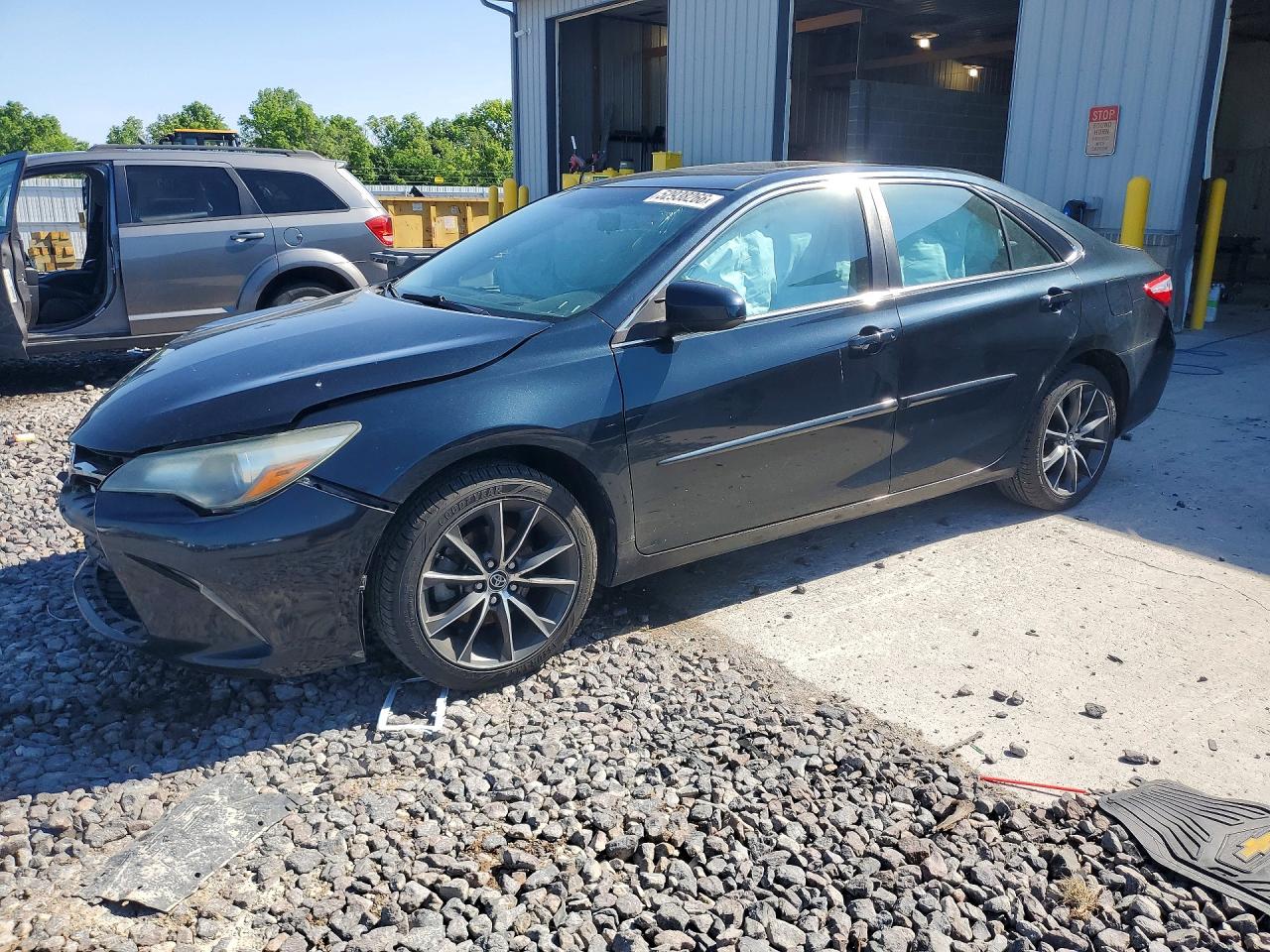 Salvage Toyota Camry Image