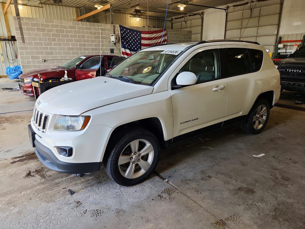 Salvage Jeep Compass Image