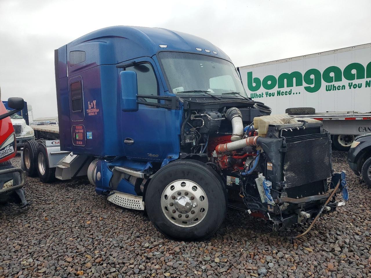 Salvage Kenworth Construction Image
