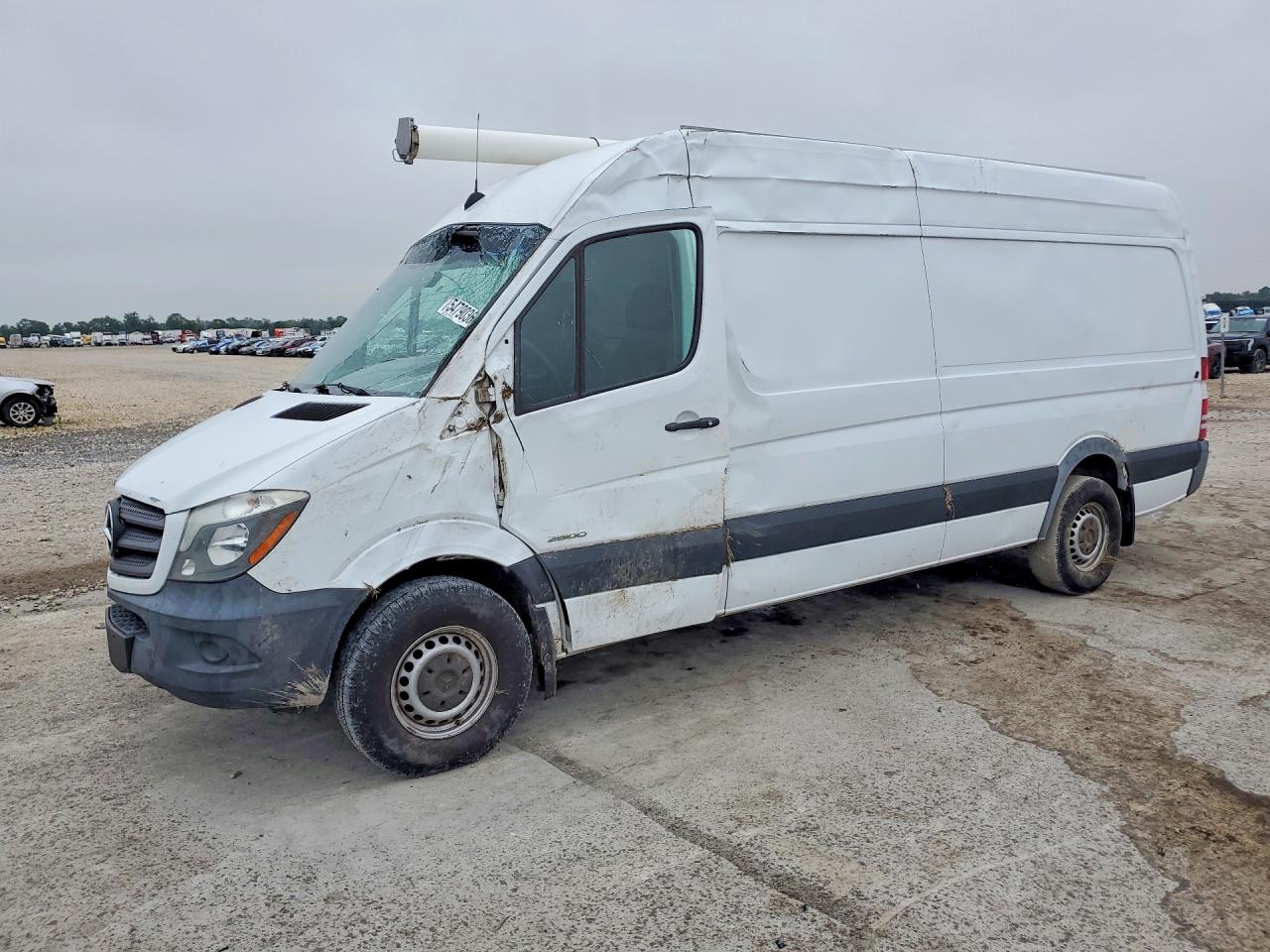 Salvage Mercedes-Benz Sprinter Image