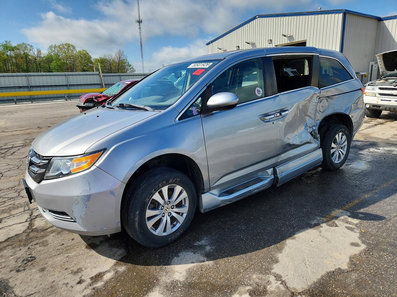 Salvage Honda Odyssey Image