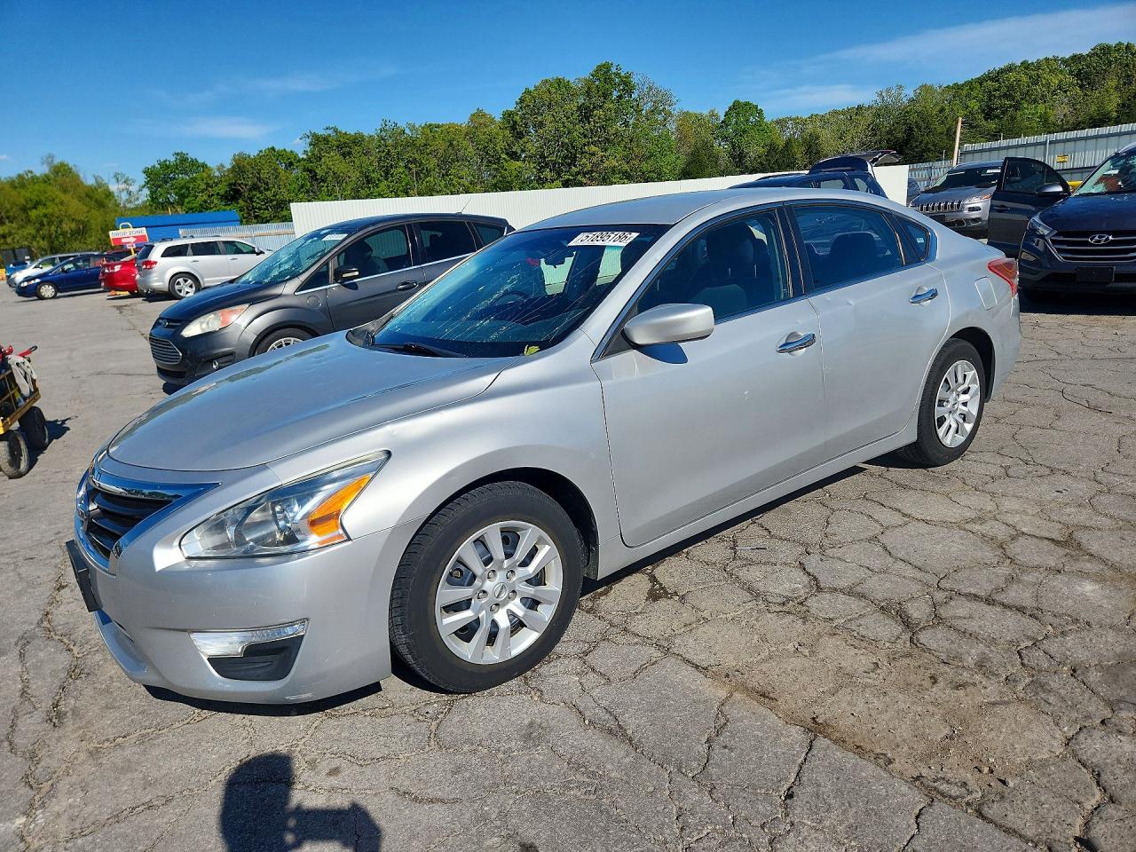 Salvage Nissan Altima Image