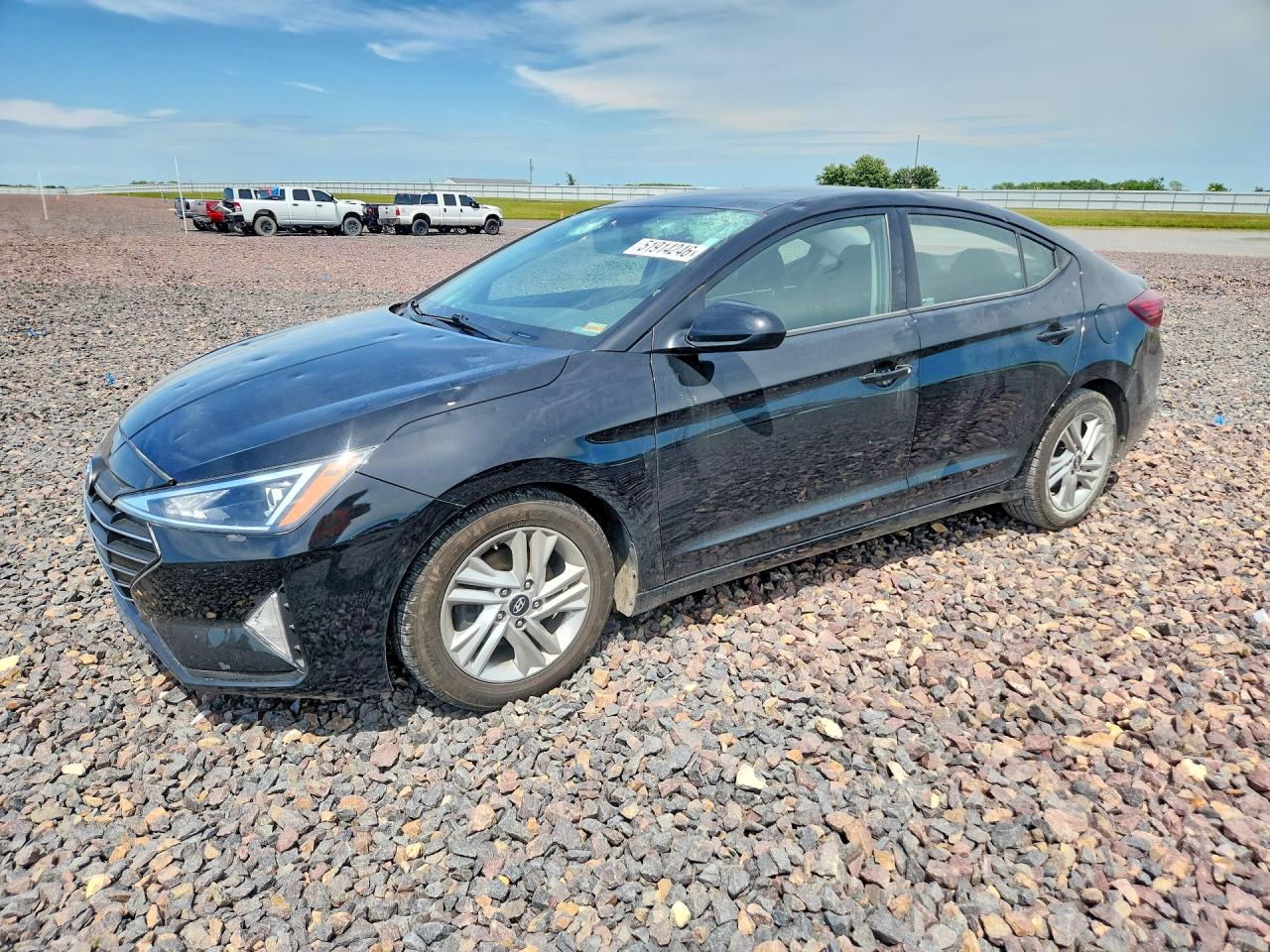 Salvage Hyundai ELANTRA Image