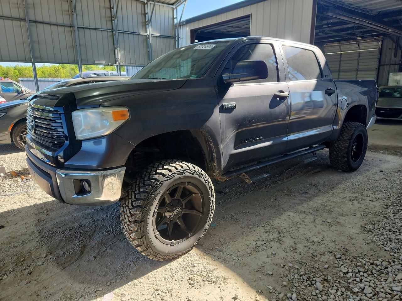 Salvage Toyota Tundra Image