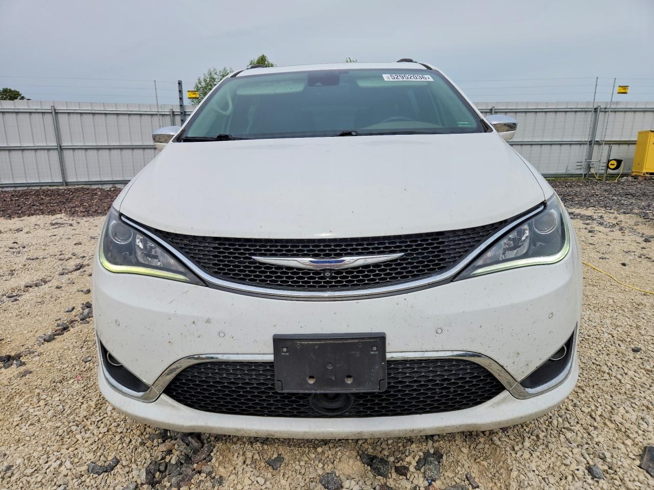 Chrysler Pacifica Limited
