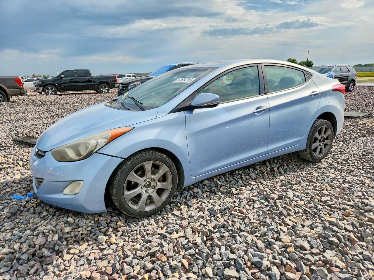 Salvage Hyundai ELANTRA Image