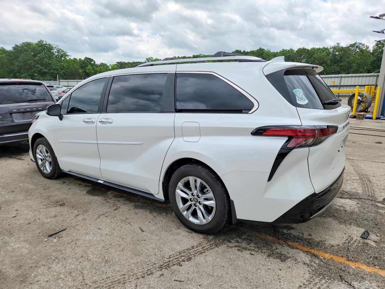 Toyota Sienna Limited 7-passenger