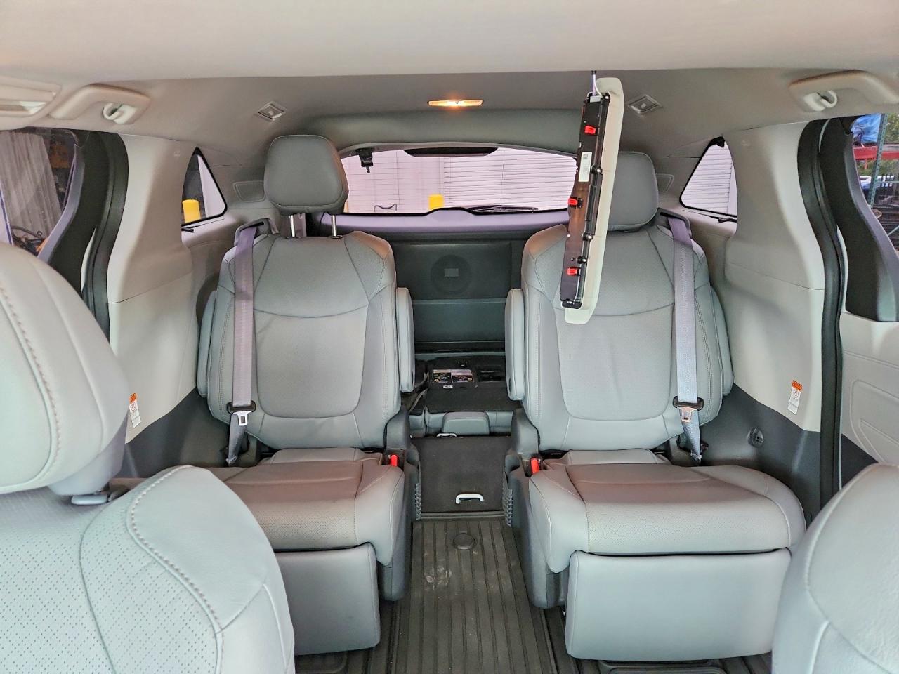 Toyota Sienna Limited 7-passenger