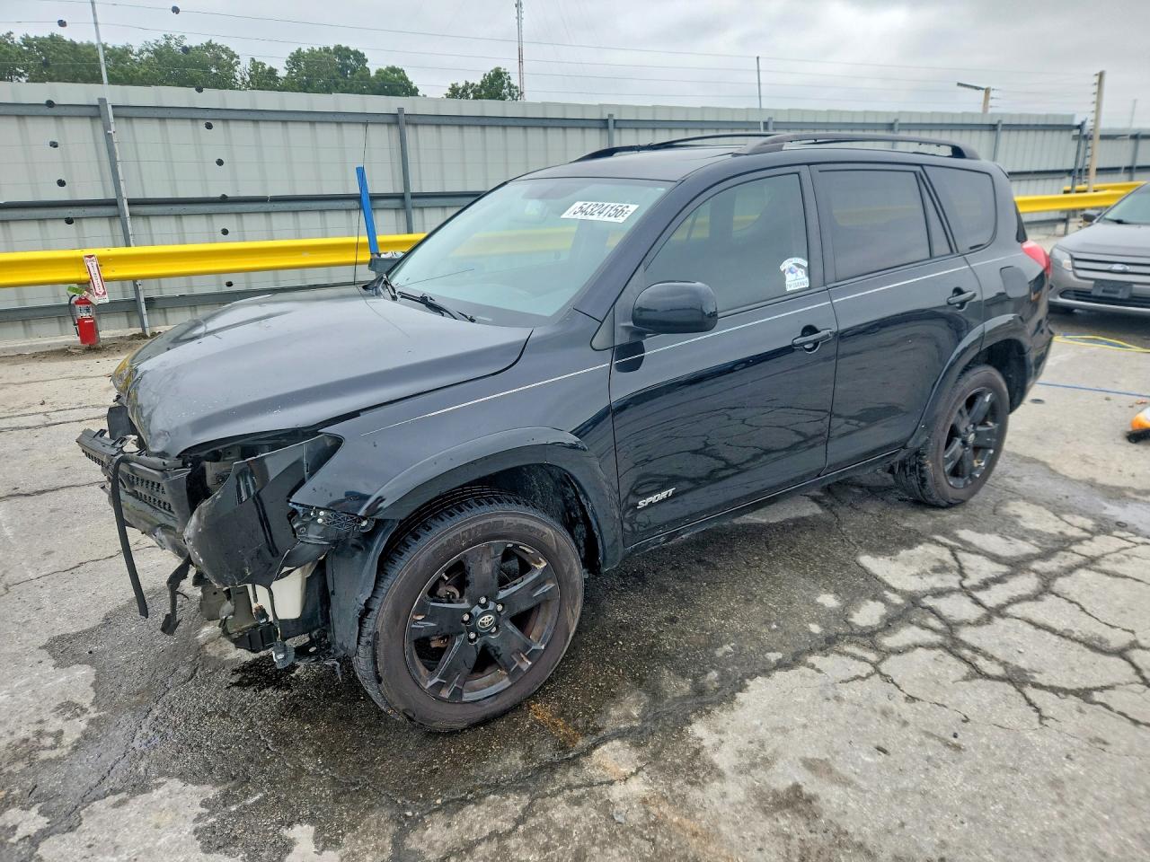 Salvage Toyota RAV4 Image