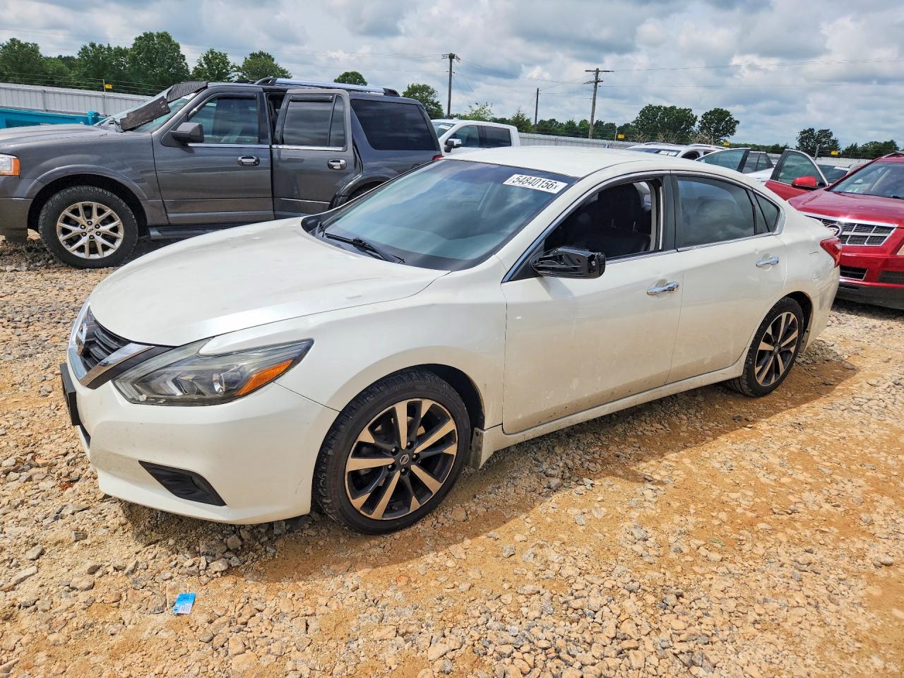 Salvage Nissan Altima Image