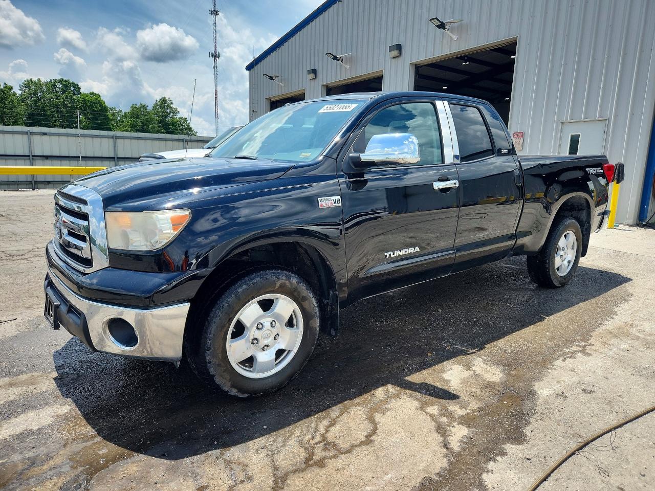 Salvage Toyota Tundra Image
