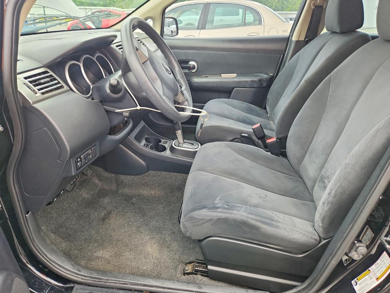Nissan Versa 1.8 S