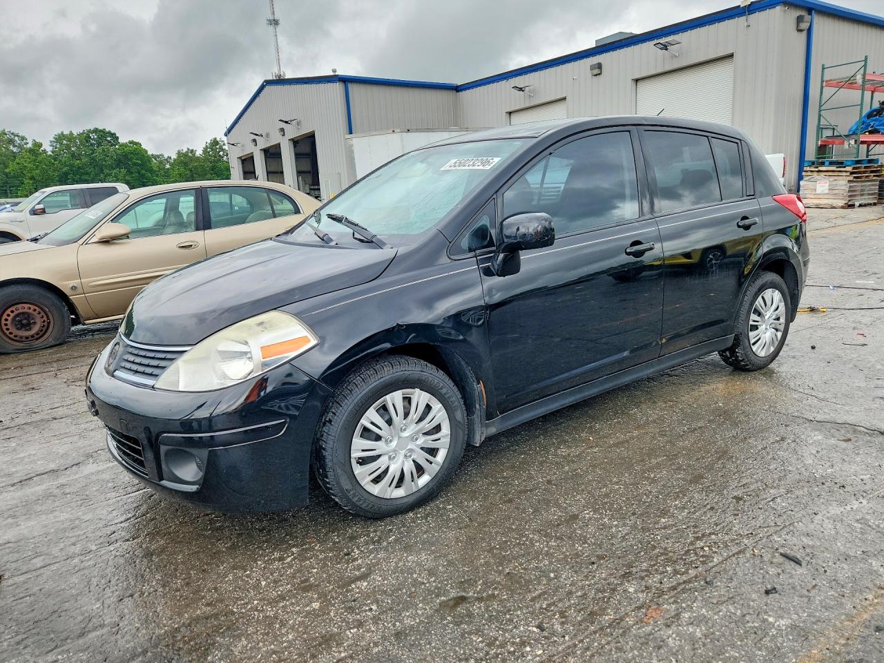 Salvage Nissan Versa Image