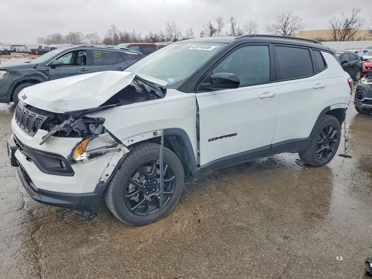 Salvage Jeep Compass Image