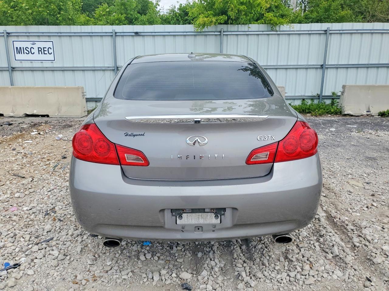 INFINITI G37 X