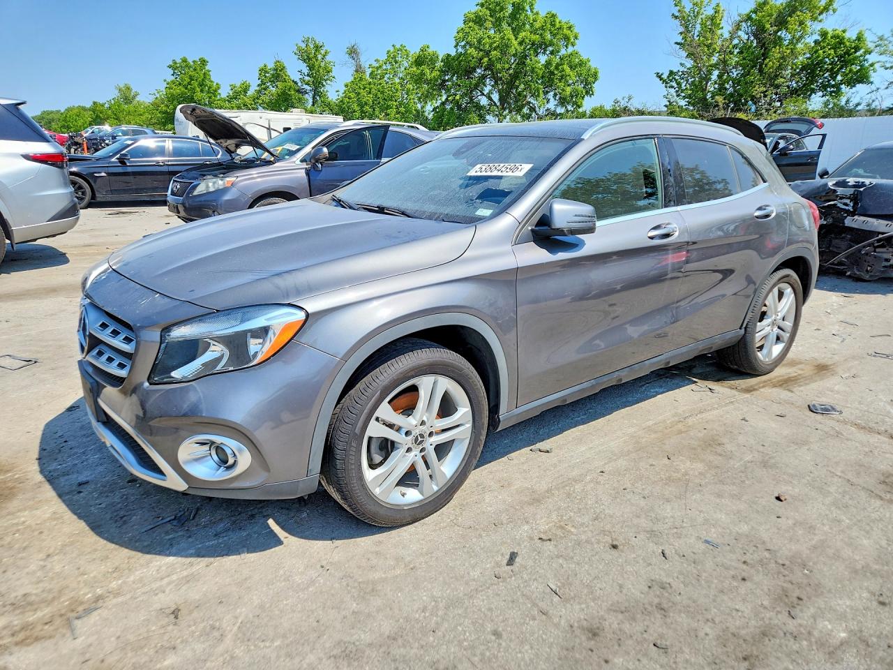Salvage Mercedes-Benz GLA Image