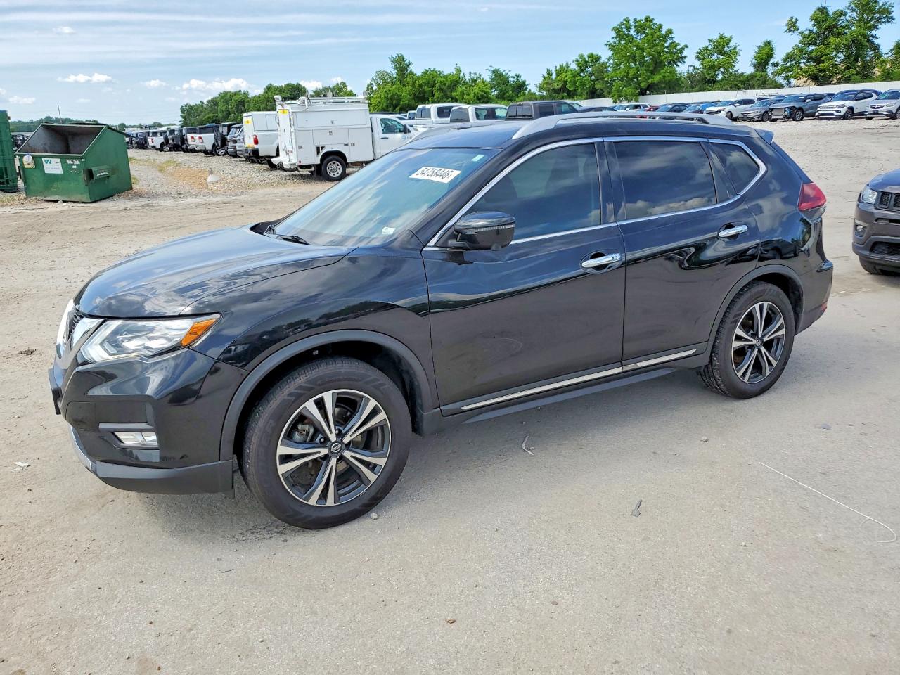 Salvage Nissan Rogue Image