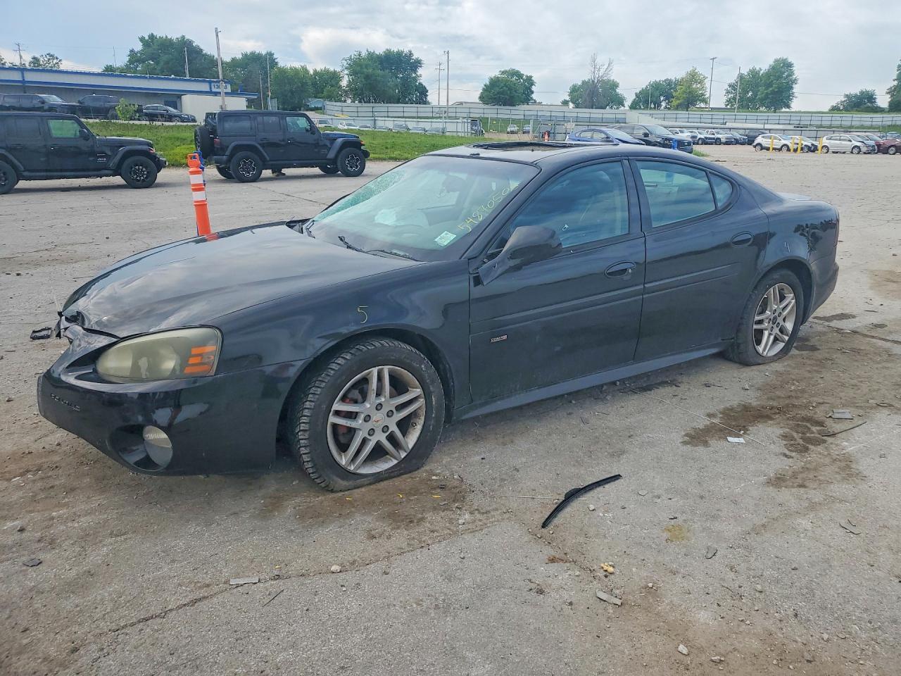 Salvage Pontiac Grandprix Image