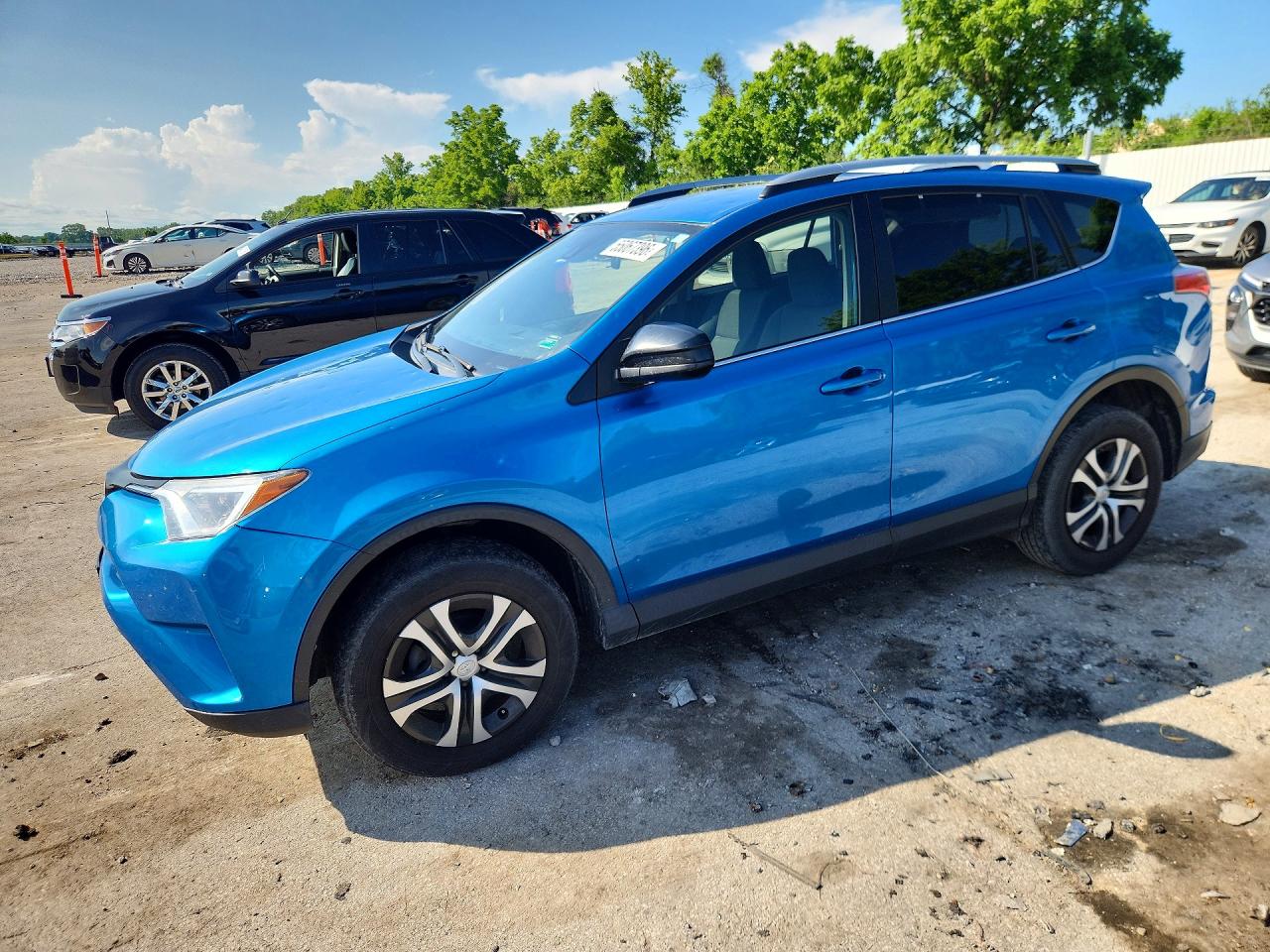 Salvage Toyota RAV4 Image